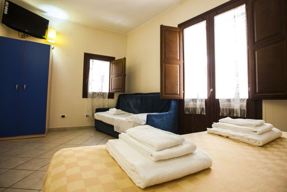 Cortile Merce Aparthotel 2*